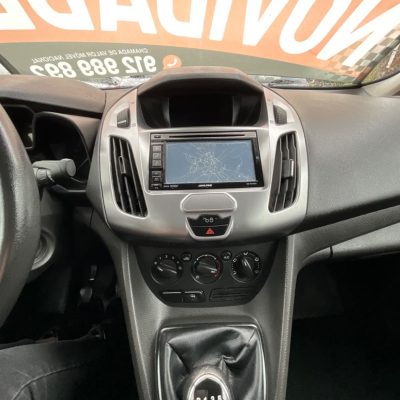 FordTransitConect_11