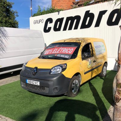 KANGOO ELETRICA AMARELA (9)
