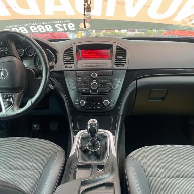OPEL INSIGNIA (1)