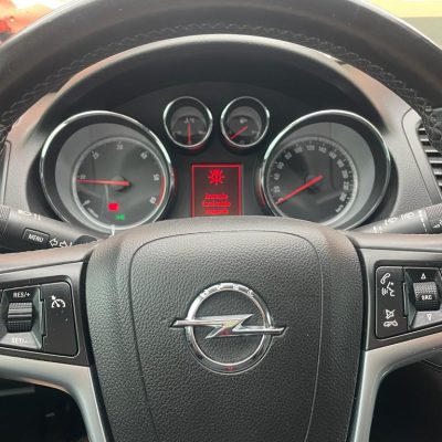 OPEL INSIGNIA (7)